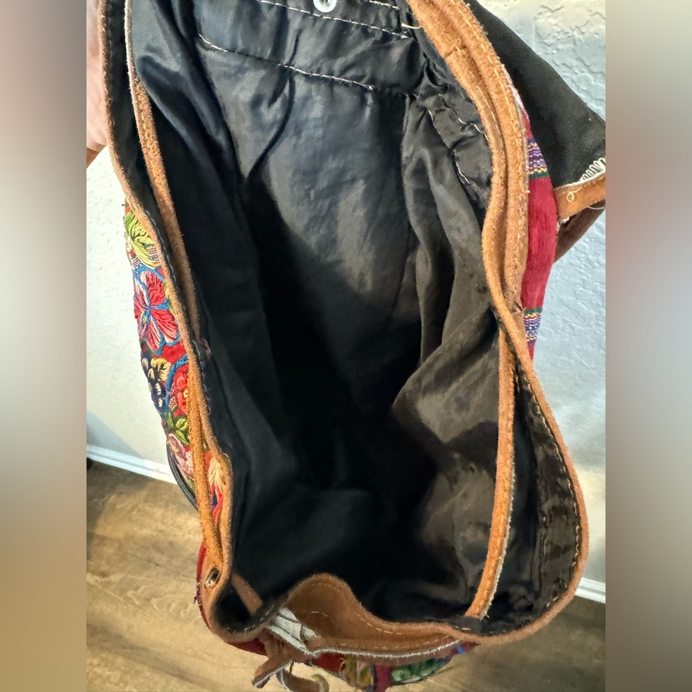 Beautiful Floral Embroidered Backpack - Picture 11 of 12
